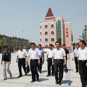 濟(jì)寧市教育局副局長(zhǎng)郝民檢查汶上縣學(xué)校及周邊安全防范工作