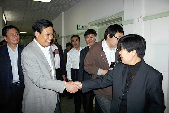 汶上縣總工會聯(lián)合縣人民醫(yī)院為全縣各級勞動模范免費進(jìn)行健康體檢