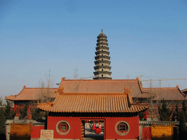 實(shí)拍佛都汶上大寶相寺的“悟空佛牙” - 張子涵 - 張子涵的博客