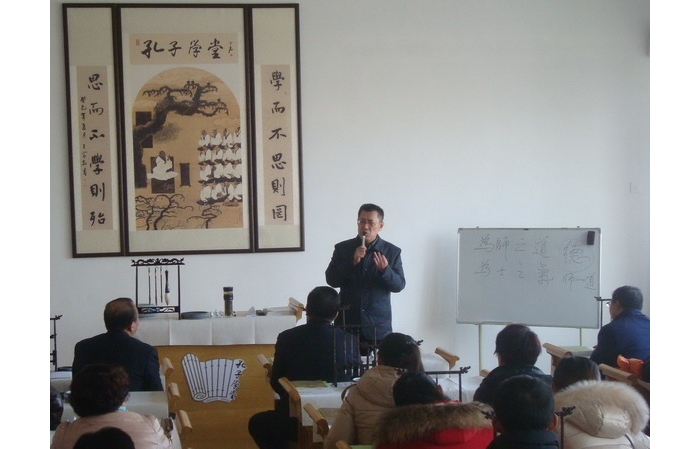 為一個(gè)人而來(lái)，為一個(gè)字而來(lái)，為一個(gè)夢(mèng)而來(lái)