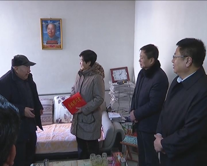 縣總工會(huì)開展元旦春節(jié)“送溫暖”活動(dòng)