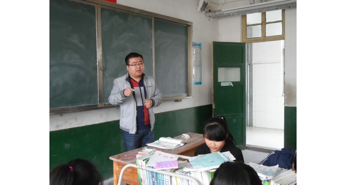 “師德典型在身邊”——汶上縣義橋鎮(zhèn)中學教師張興華