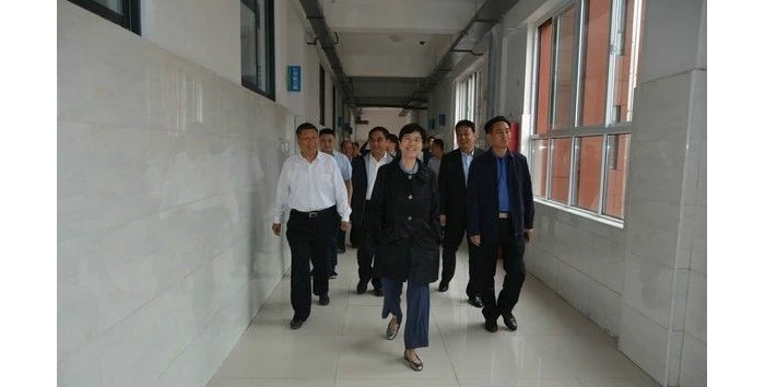 縣委書記李志紅、縣長李洪文視察調(diào)研教育工作