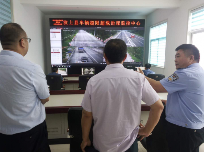 汶上縣人民政府 部門動(dòng)態(tài) 市治超辦督察組來(lái)汶上縣督導(dǎo)檢查車輛超限超載治理工作