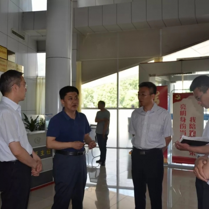 汶上縣人民政府 工作動態(tài) 王洪正到縣人社局調(diào)研“放管服”改革和營商環(huán)境評價工作