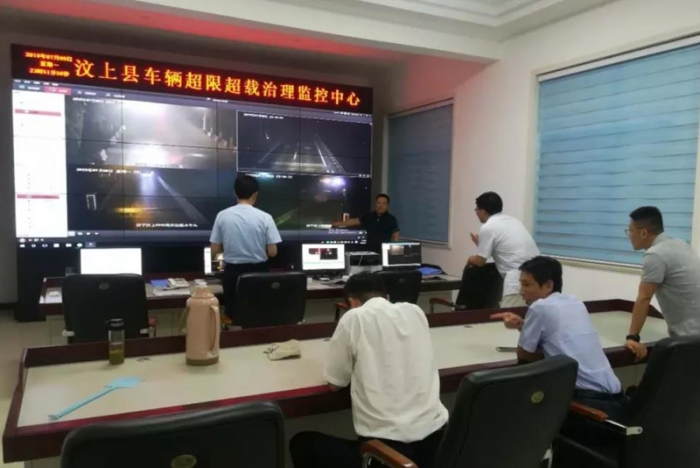 汶上縣人民政府 政務(wù)要聞 縣政府副縣長(zhǎng)張斌舉督導(dǎo)車(chē)輛超限超載治理和大氣污染防治工作