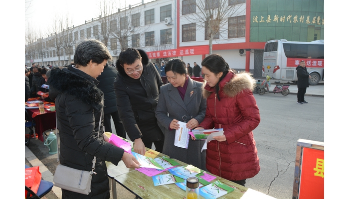 汶上縣人民政府 教育動態(tài) 汶上縣教育和體育局積極開展“三下鄉(xiāng)”集中服務(wù)活動