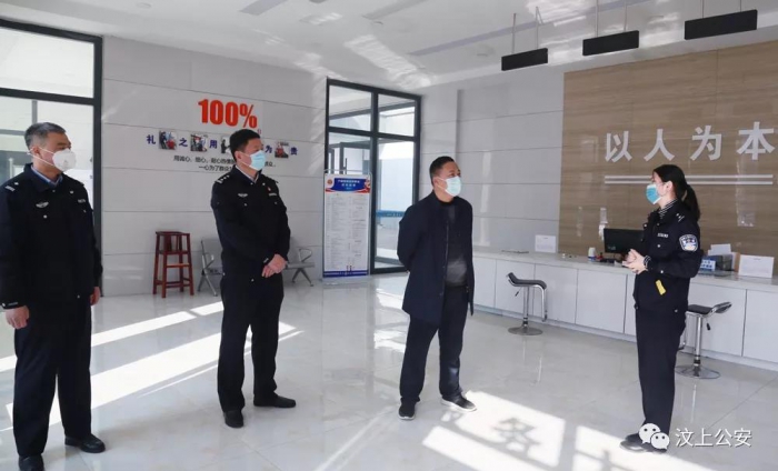 汶上縣人民政府 政務(wù)要聞 副縣長、公安局局長許文祥督導(dǎo)疫情防控工作