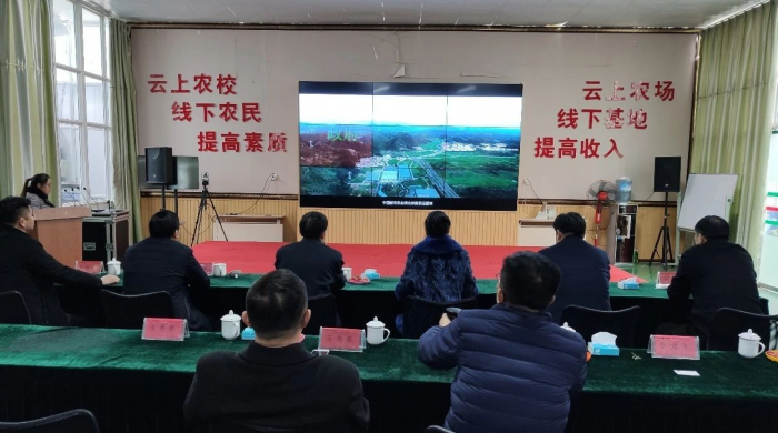 縣人大常委會副主任王允國、縣政府副縣長布方鋒帶隊赴貴澳集團參觀考察